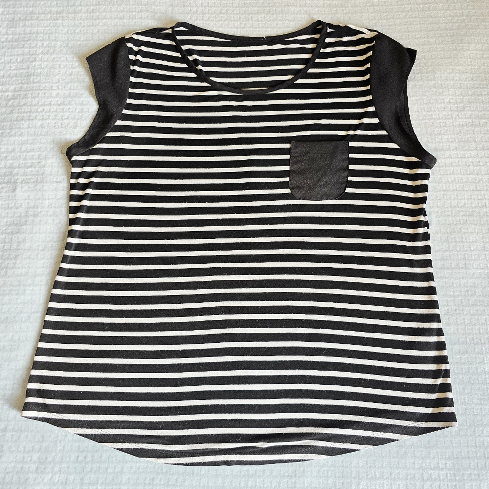 calvin klein black & white striped pocket tee large